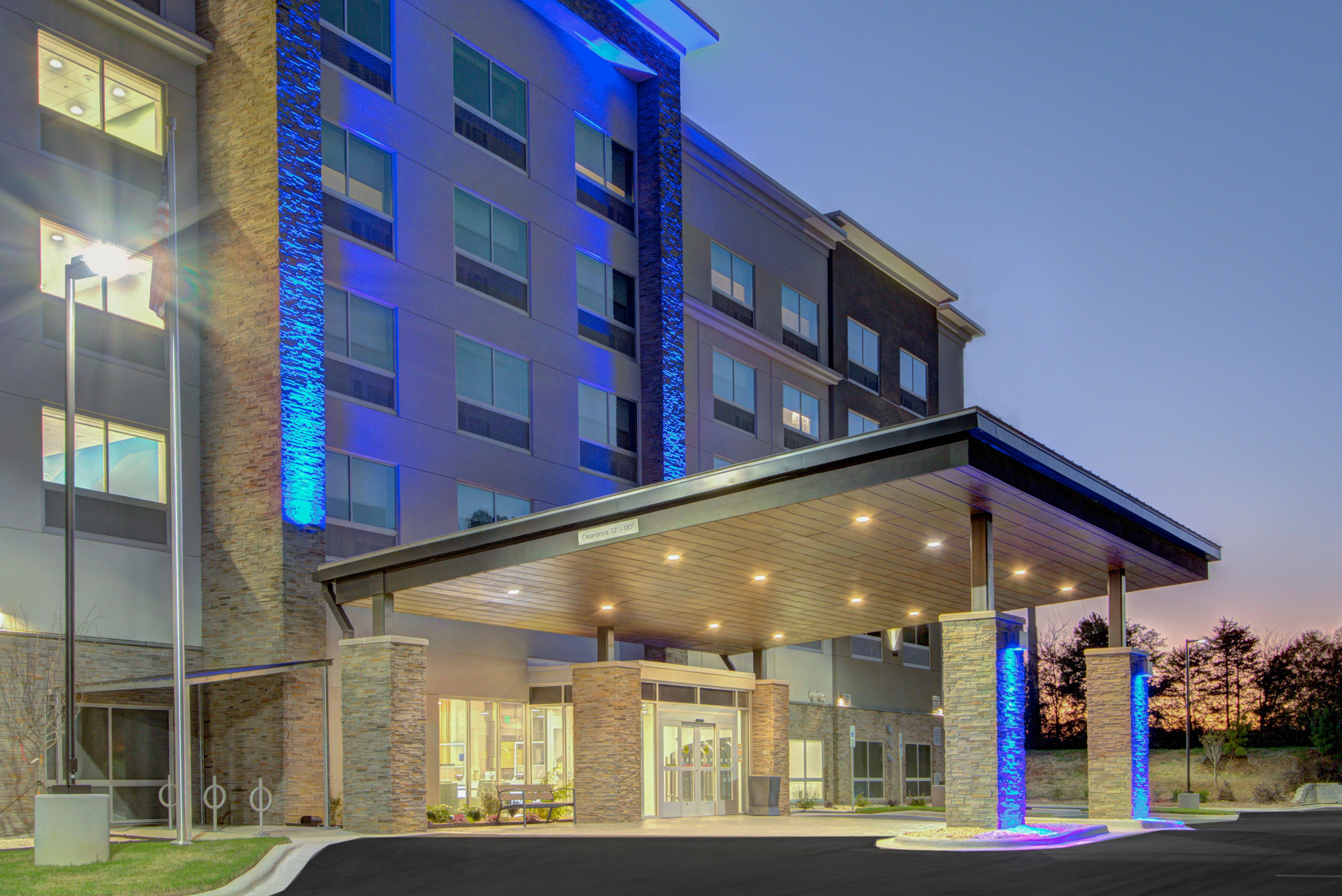 Holiday Inn Express & Suites Charlotte Southwest By Ihg Bagian luar foto