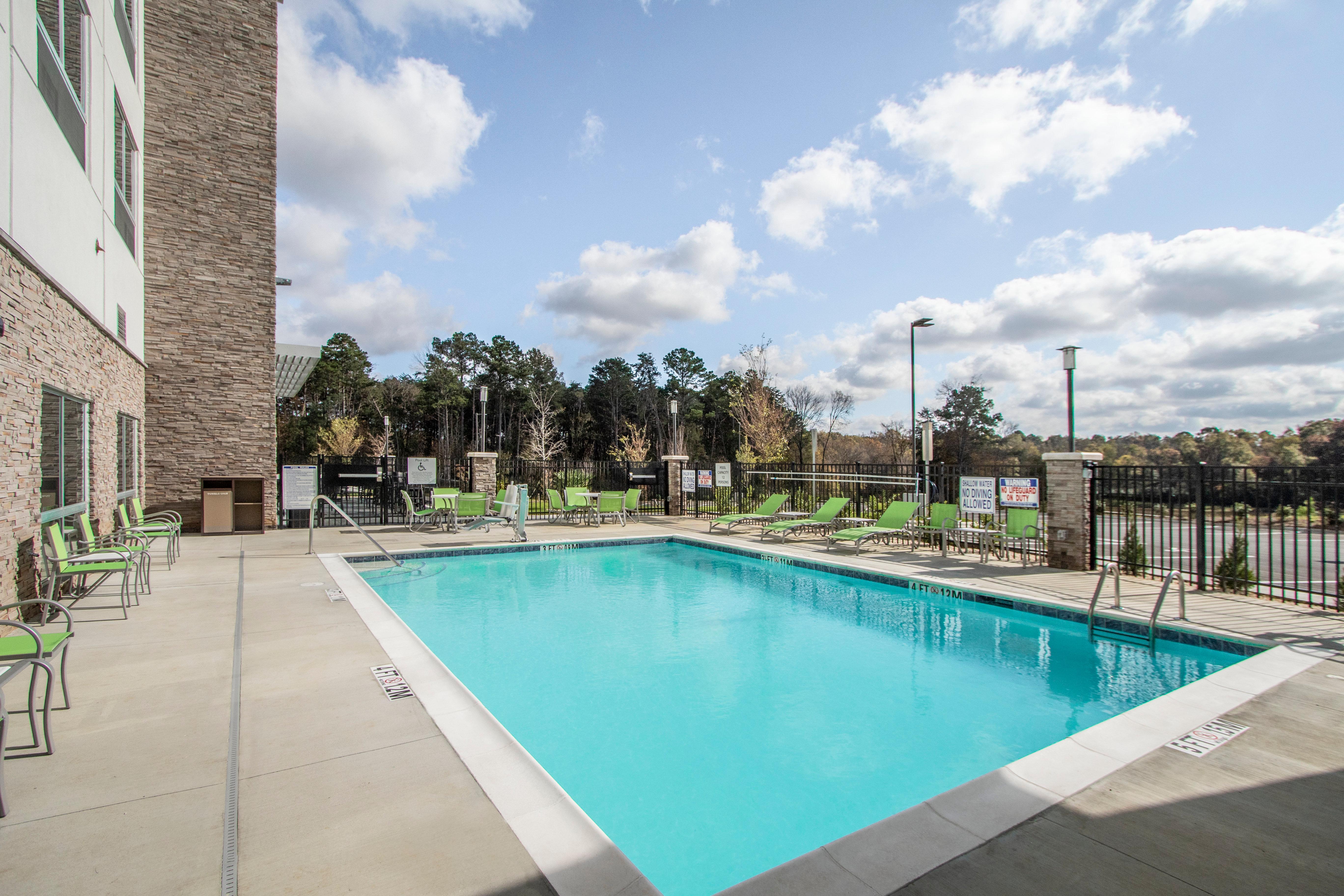 Holiday Inn Express & Suites Charlotte Southwest By Ihg Sterling Bagian luar foto